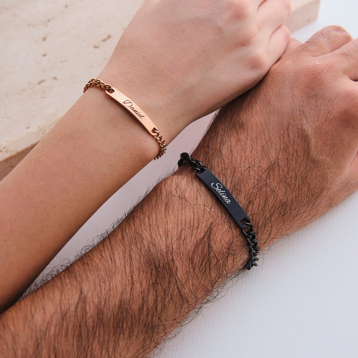 Schwarz Rose Partnerarmband mit Gravur - OTANTO