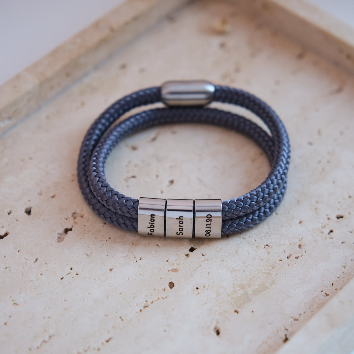 Grau Segeltau Armband mit Ringgravur - OTANTO