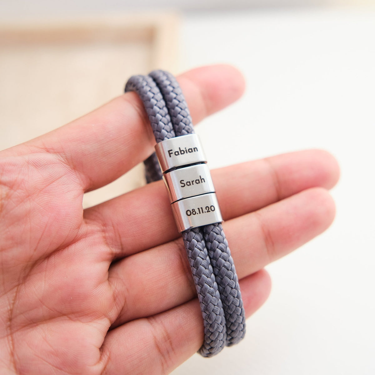 Grau Segeltau Armband mit Ringgravur - OTANTO