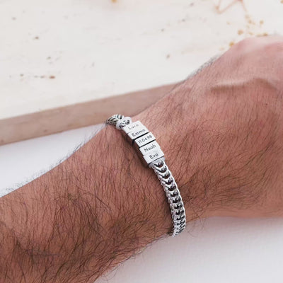 Retro armband with engraved silver beads